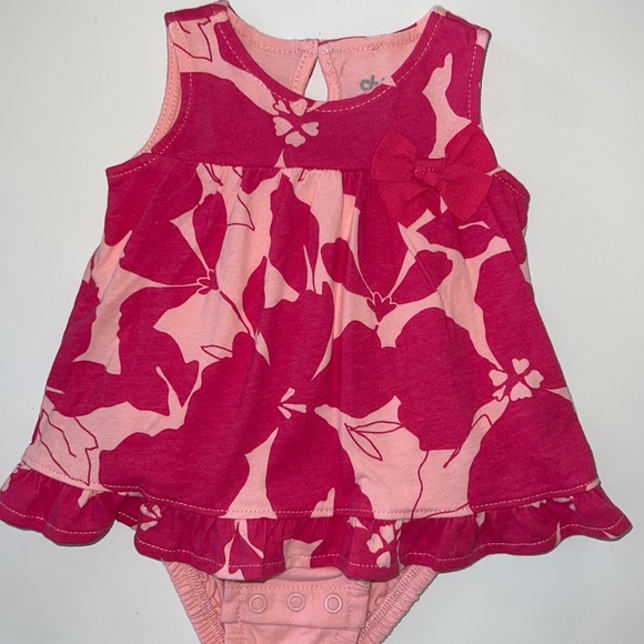 child of mine Other - 🛍Pretty Little Girls Outfit size 0-3 months 🛍